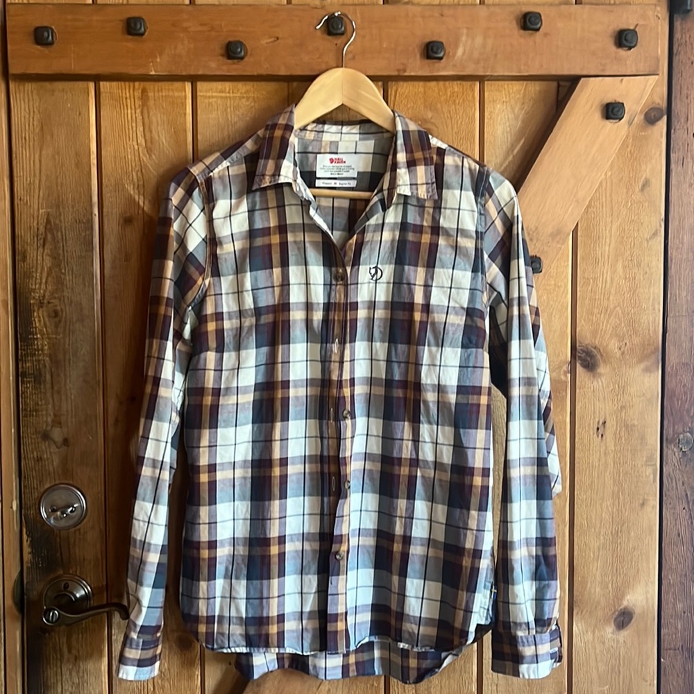 Fjallraven Women’s Plaid Button Up, sz M, regular fit